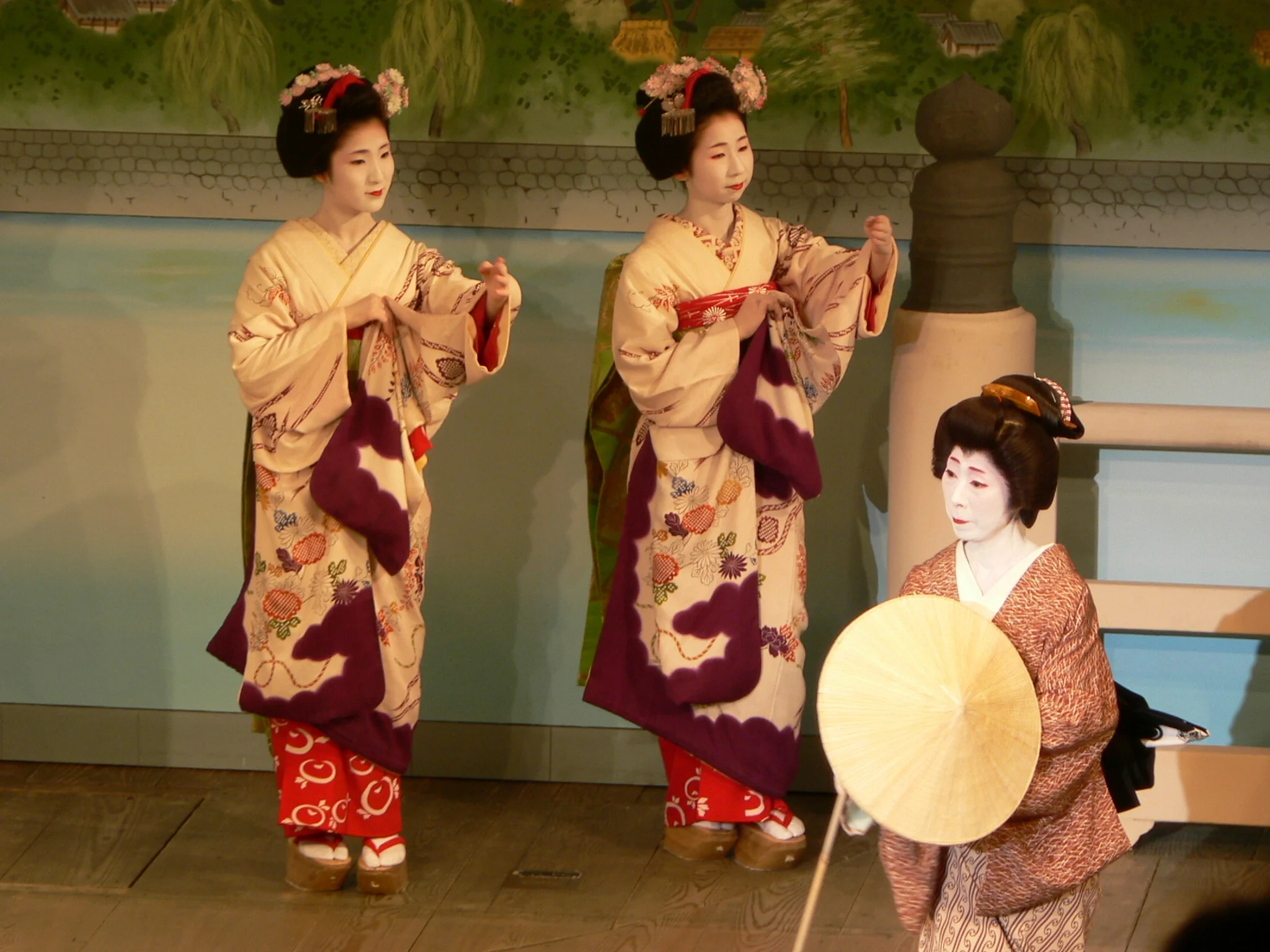 Danse de maiko sur scène