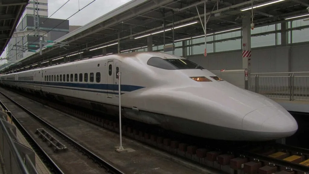 Shinkansen en gare