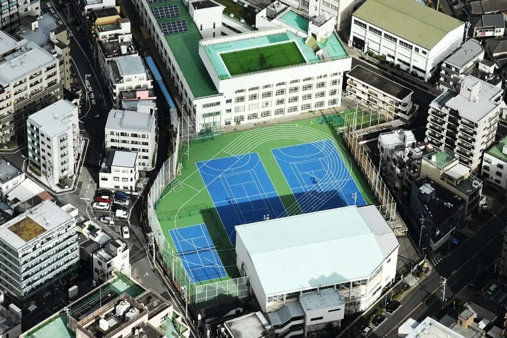 terrain-sportif-ecole-japon