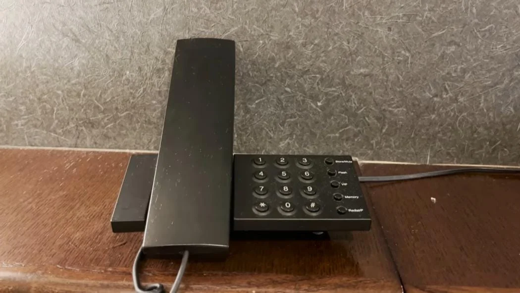 telephone-love-hotel