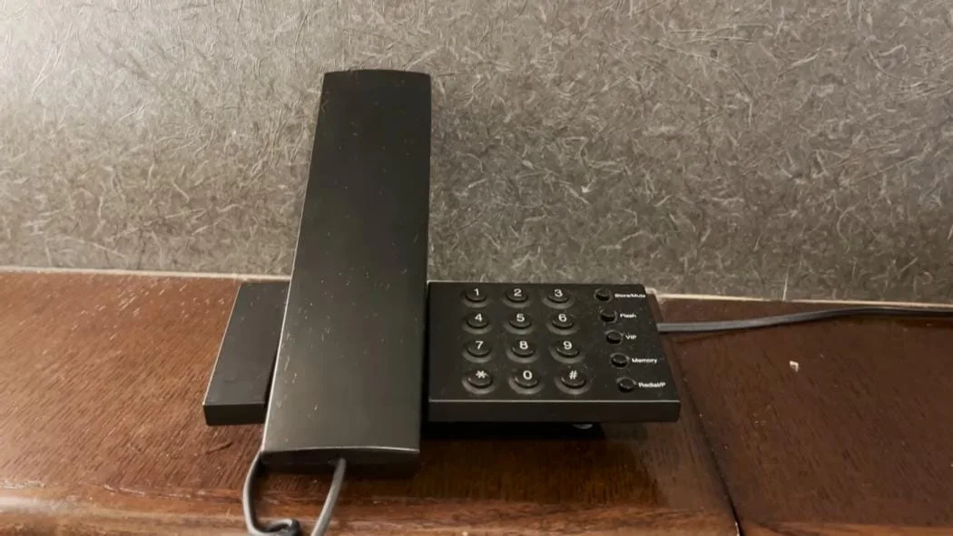telephone-love-hotel