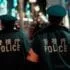 Des policiers japonais dans la rue