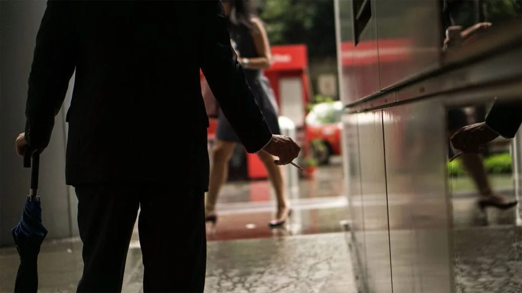 Photo de personnes fumant au Japon