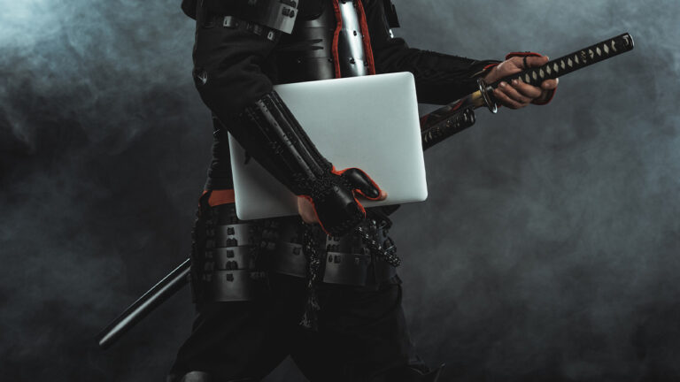 Samourai avec un ordinateur portable