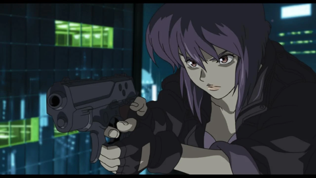 Motoko Kusanagi en opération dans Ghost in the Shell: Stand Alone Complex