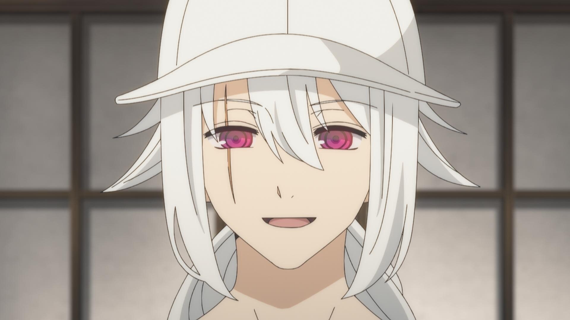 Un membre de la famille Yozakura aux cheveux blancs sourit sous sa casquette dans Mission: Yozakura Family saison 2
