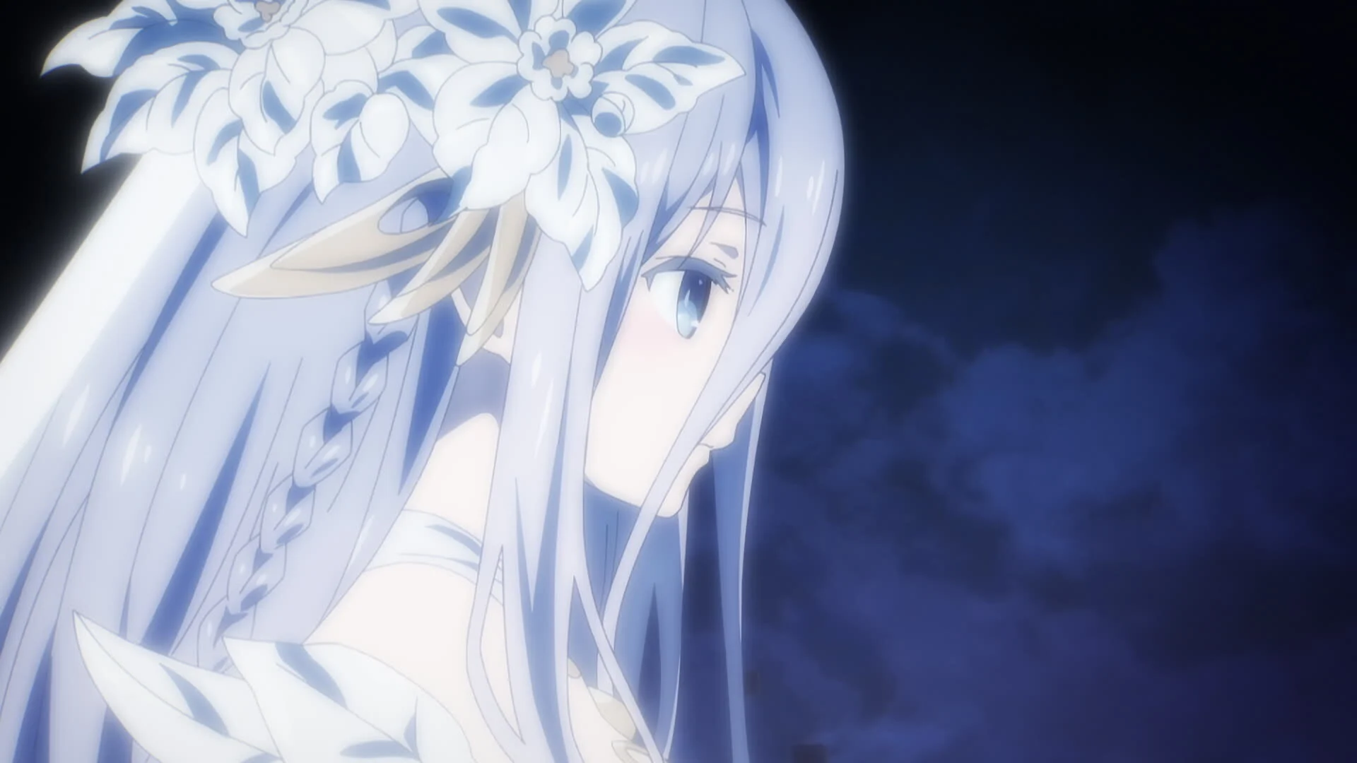 Mio Takamiya, l'esprit originel aux longs cheveux blancs ornés de fleurs, de profil dans la nuit, dans la saison 5 de Date A Live